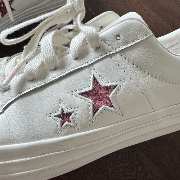 Converse White Sneakers with Pink Star Accents - Picture 2 of 13